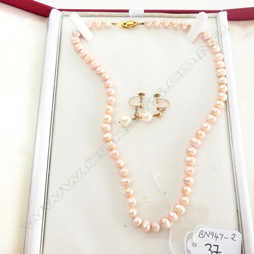 PINK CULTURED PEARL NECKLACE & 9CT GOLD PEARL EARRINGS Image 1++