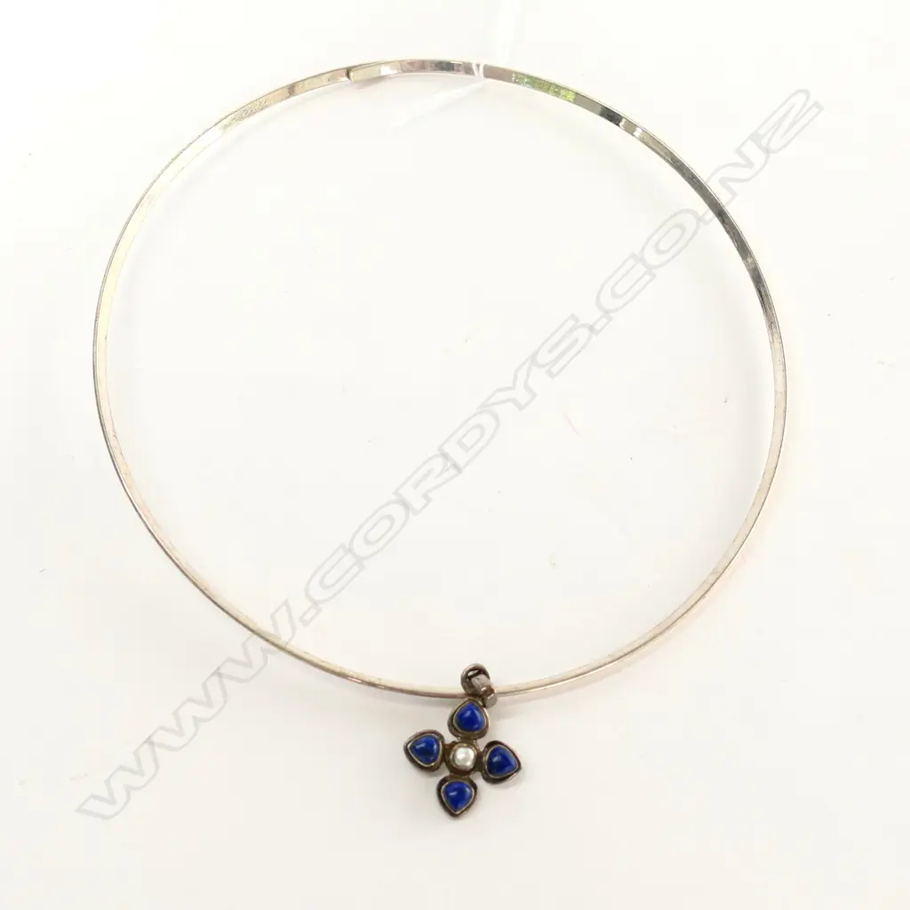 SILVER CHOKER WITH SILVER LAPIS AND PEARL CRUCIFORM PENDANT Image 1++