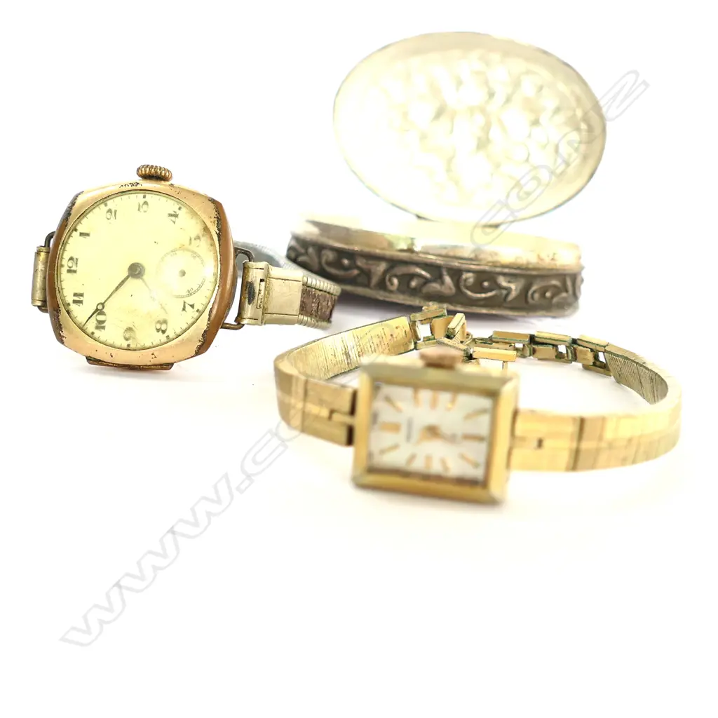 SILVER PILL BOX AND TWO BROKEN WRISTWATCHES Image 1++