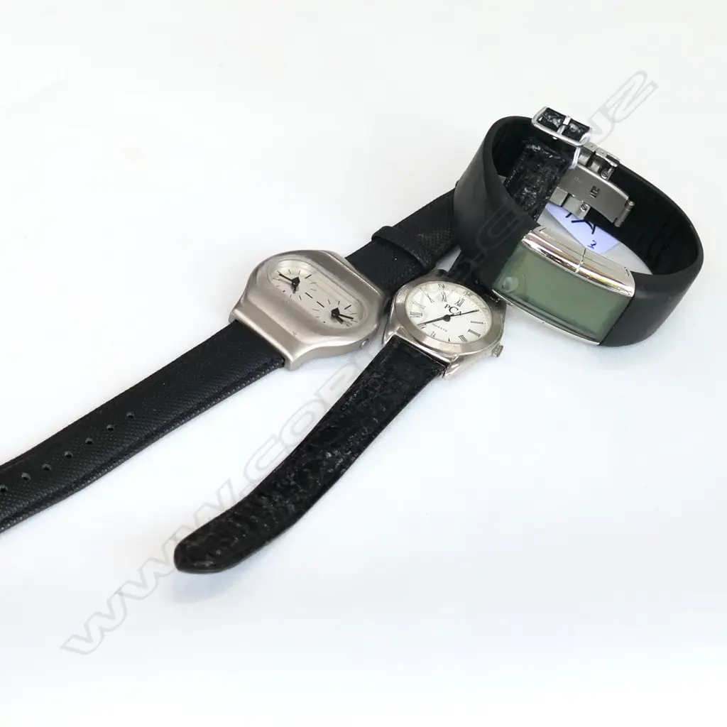 THREE WRISTWATCHES Image 1++
