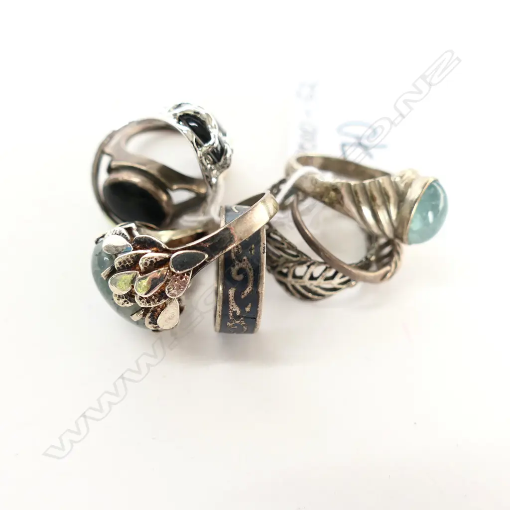 SEVEN SILVER RINGS Image 1++