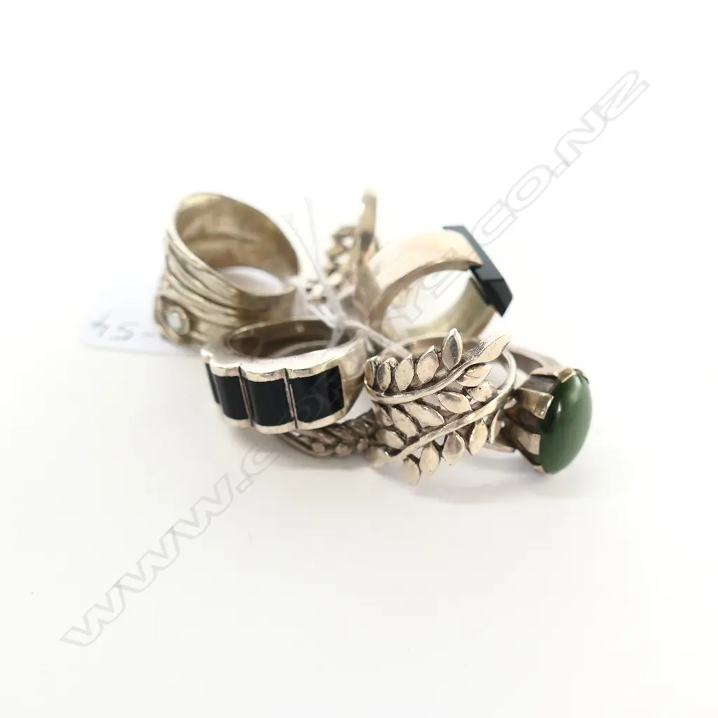 SEVEN SILVER RINGS Image 1++