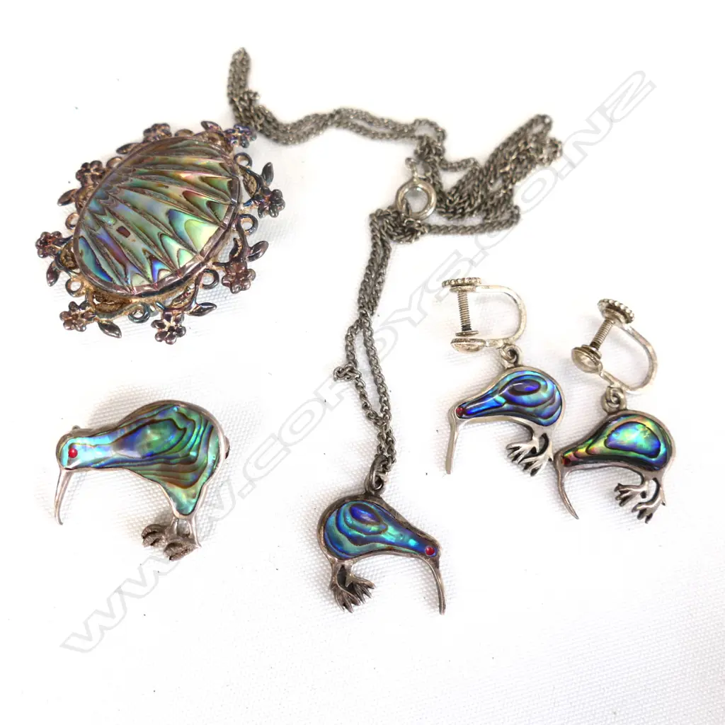 PAUA & SILVER KIWI SET; SCREW IN EARRINGS, NECKLACE & BROOCH + ROUND BROOCH  Image 1++