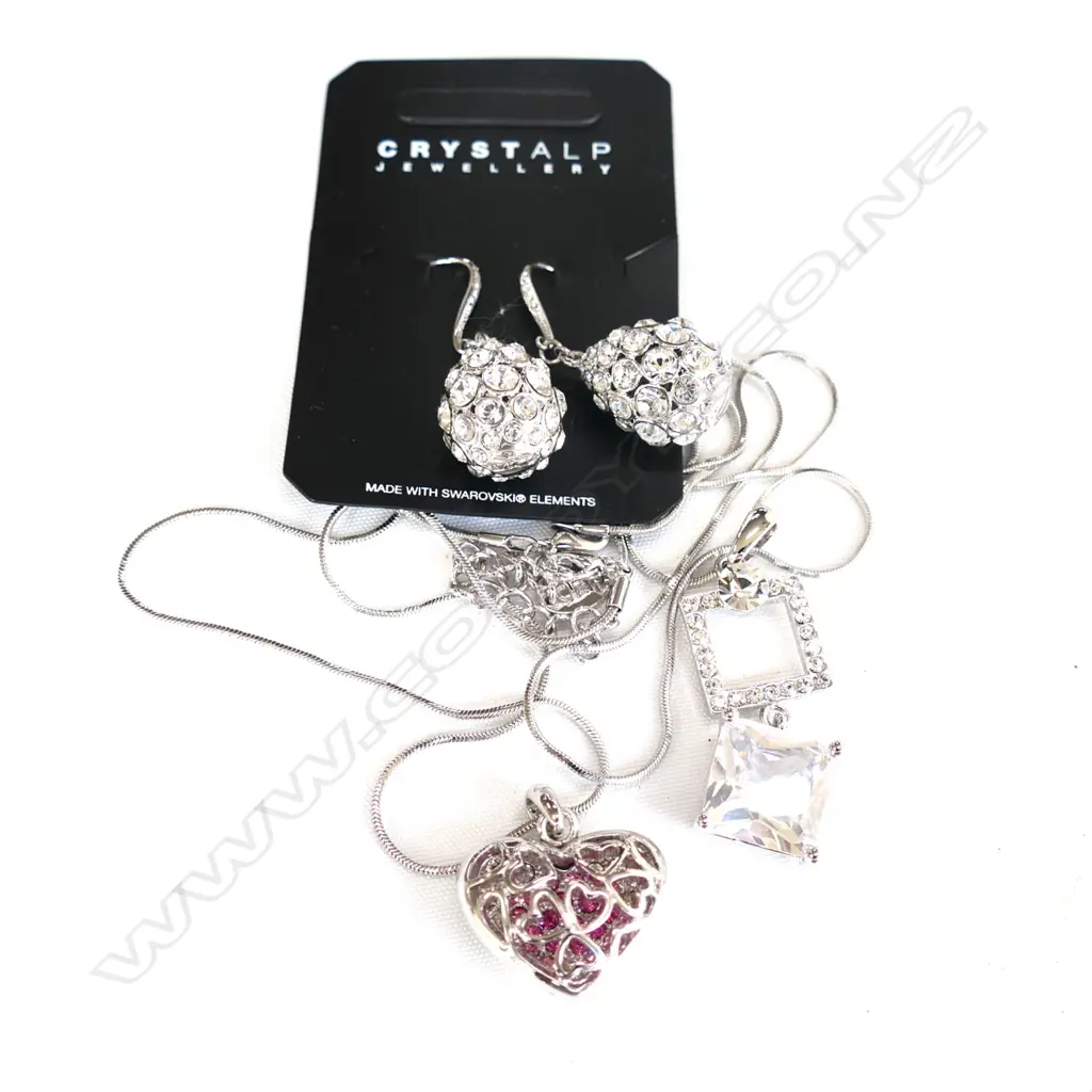 2 NECKLACES & PAIR CRYSTAL EARRINGS Image 1++