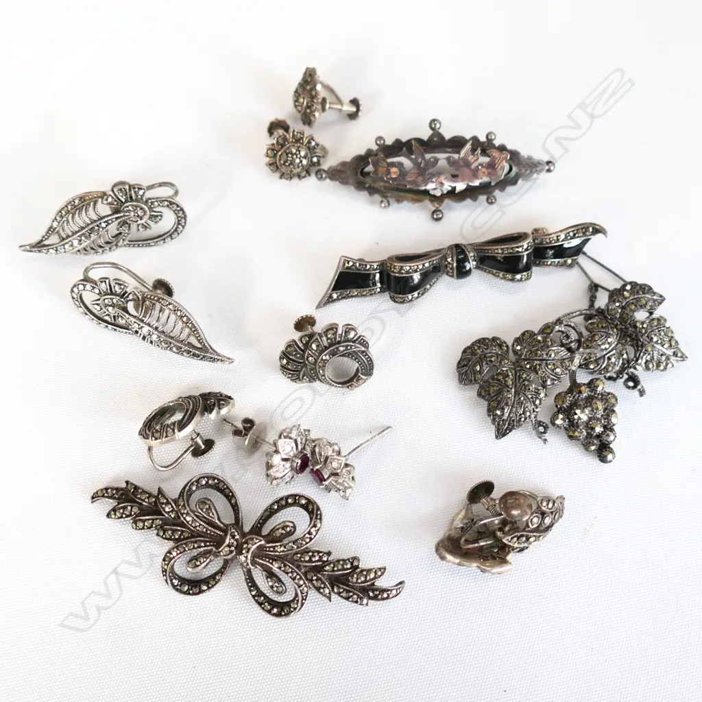 LOT MARCASITE BROOCHES & 4 PRS SCREW IN EARRINGS + 1 PIERCED PR Image 1++
