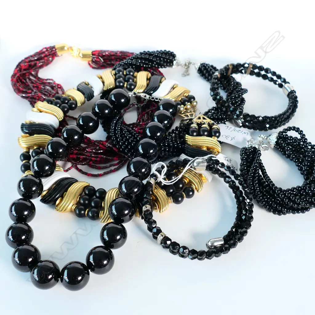 ASSORTED COSTUME NECKLACES & BRACELETS, BLACK, WHITE & RED Image 1++