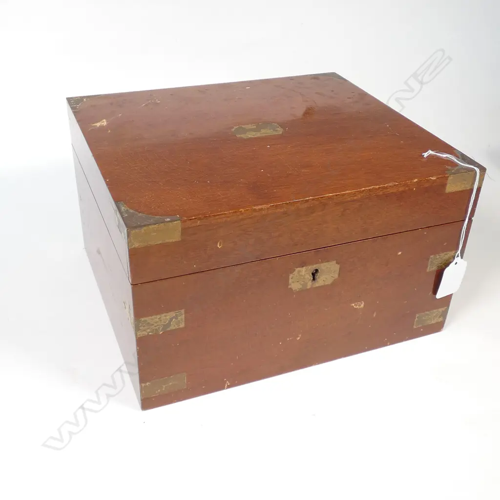 MAHOGANY CIGAR HUMIDOR CONTAINS 2 LEATHER CASES AND STG LOCKET Image 1++