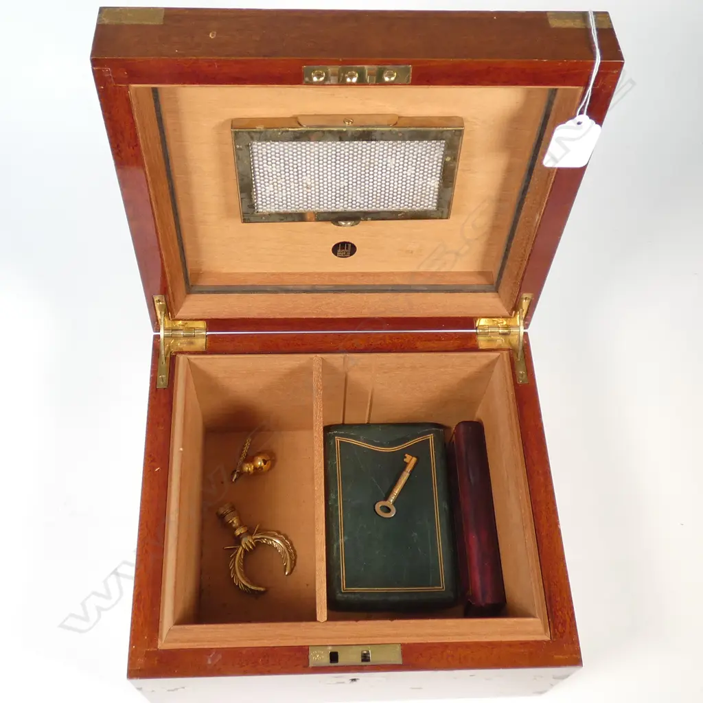 MAHOGANY CIGAR HUMIDOR CONTAINS 2 LEATHER CASES AND STG LOCKET Image 1++