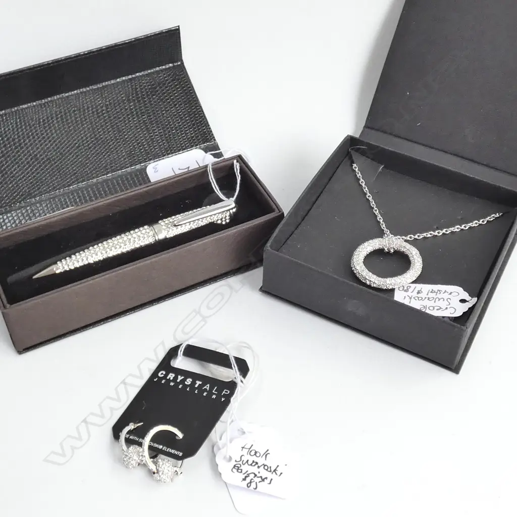 SWAROVSKI PEN, NECKLACE & EARRINGS Image 1++