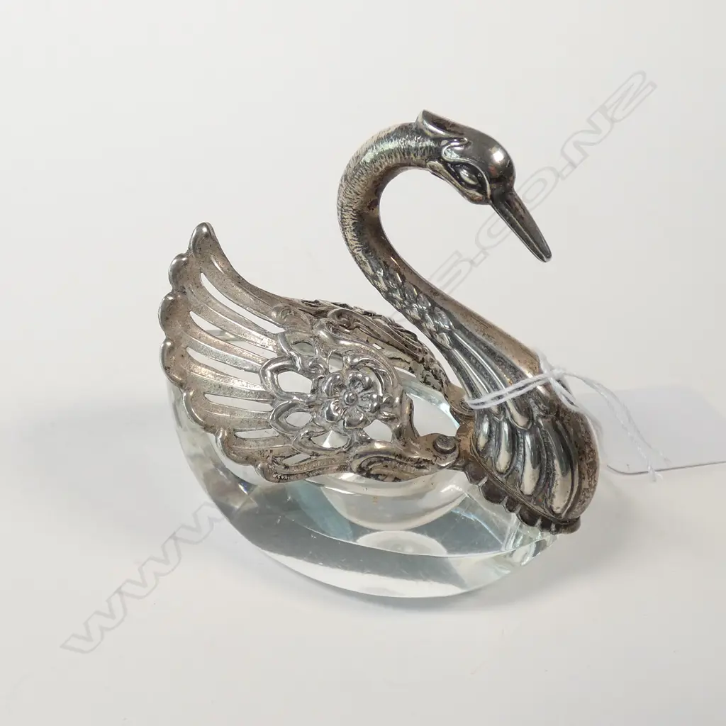 SILVER MOUNTED CRYSTAL SWANN SALT. L.70mm Image 1++