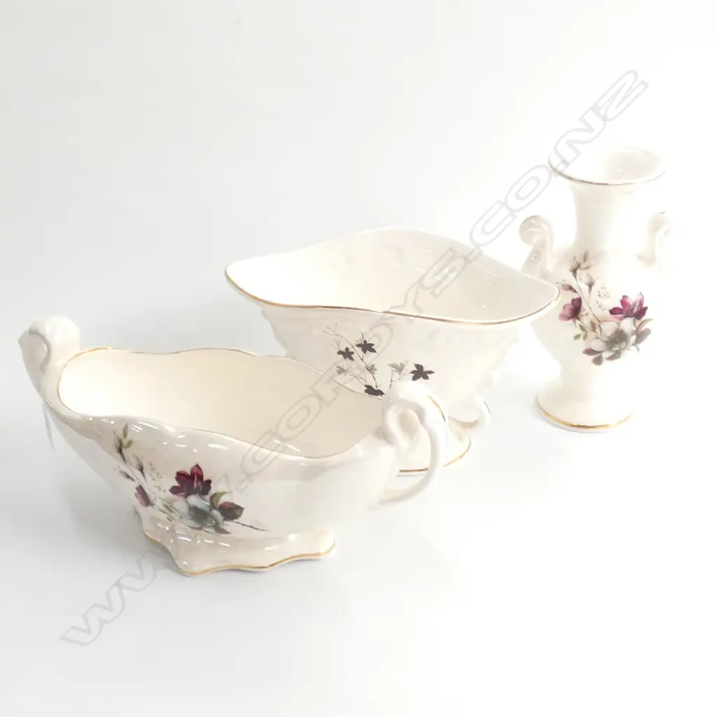 THREE PIECES OF TITIAN POTTERY, TALLEST H.210MM Image 1++