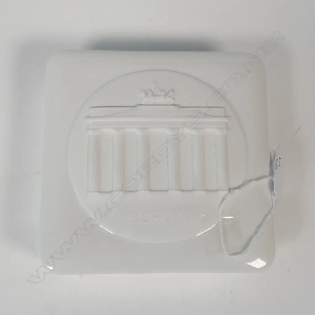 'BERLIN' PORCELAIN SQUARE BOX SECPTRE MARK 108mm Image 1++