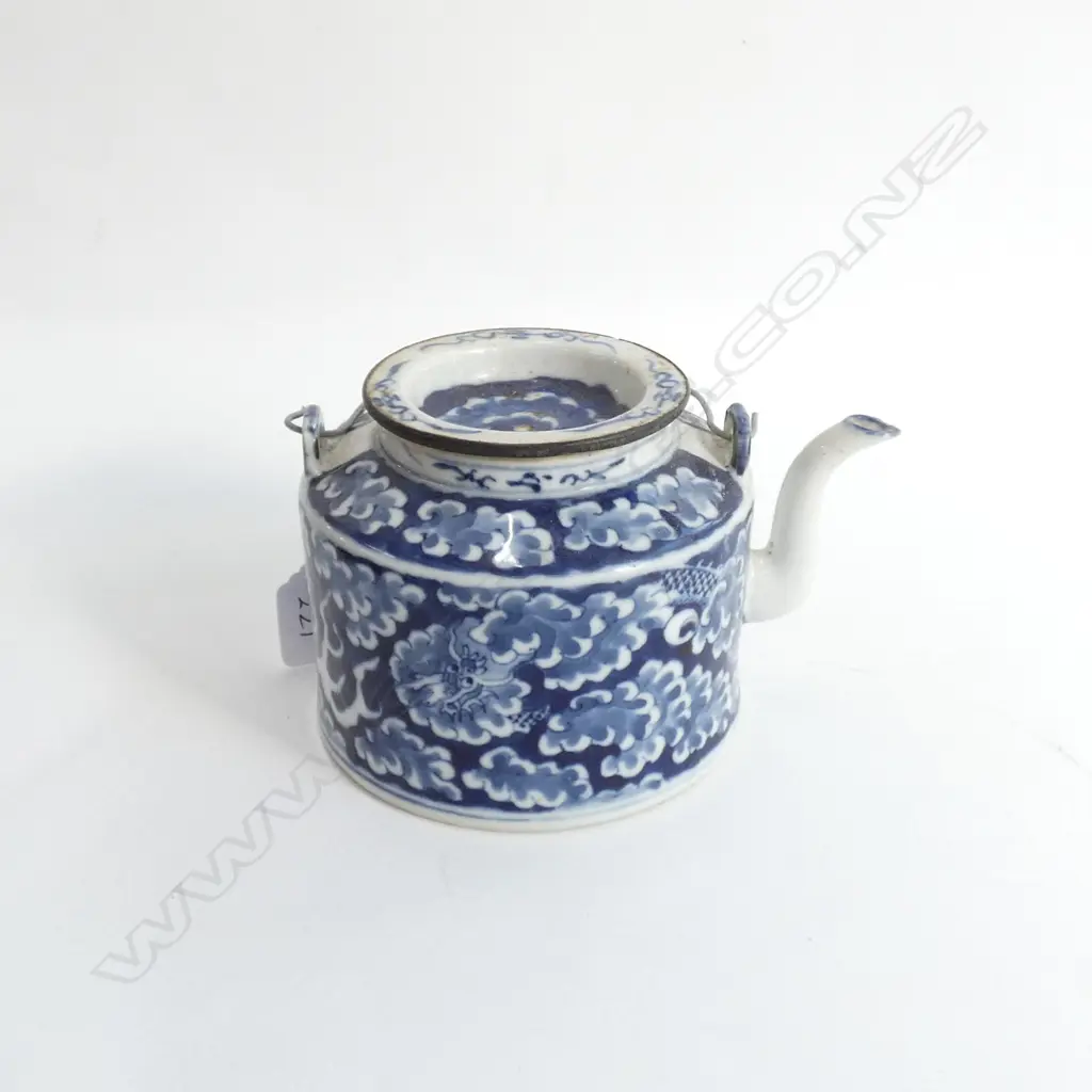 OLD CHINESE B/W TEAPOT  Image 1++