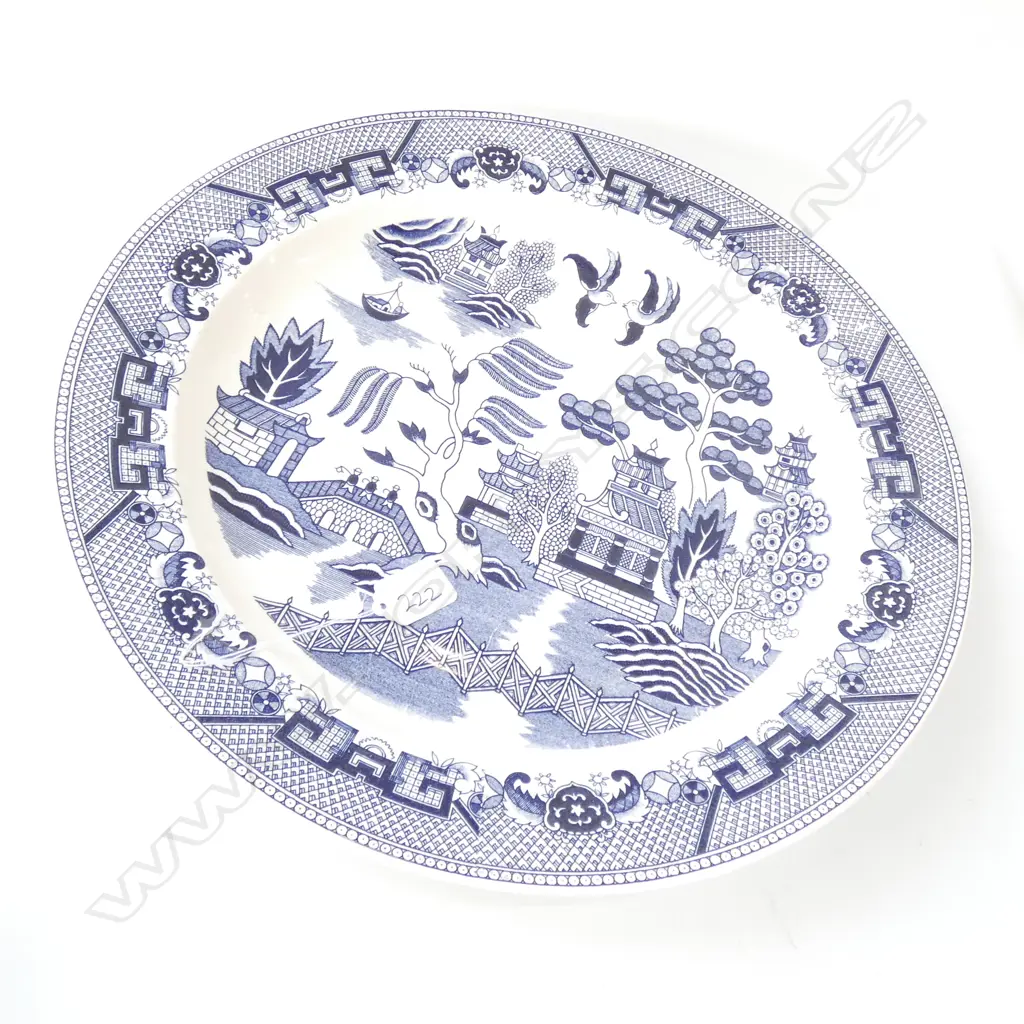 LARGE WILLOW PATTERN CHARGER, 410MM DIAMETER Image 1++