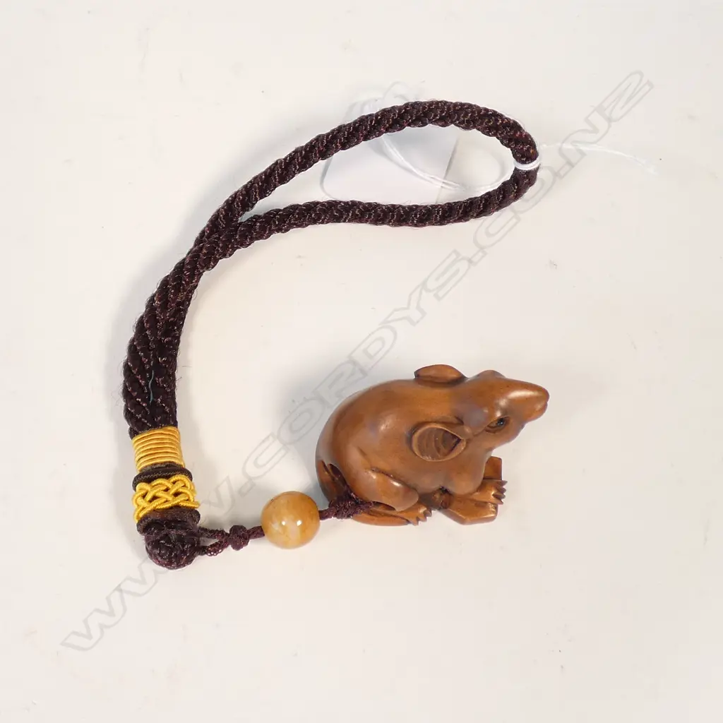 CARVED JAPANESE BOXWOOD NETSUKE OF A MOUSE Image 1++