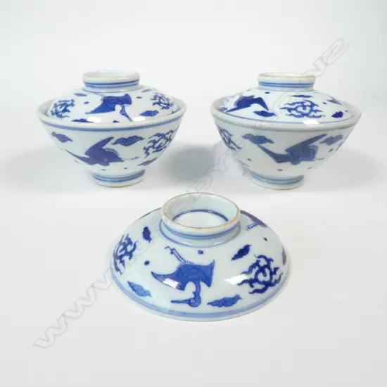2 ORIENTAL B&W SMALL LIDDED BOWL + SPARE LID