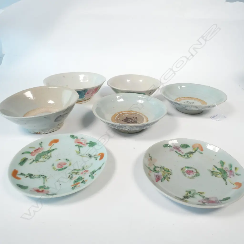 7 CHINESE ANTIQUE SMALL CELADON ETC DISHES Image 1++