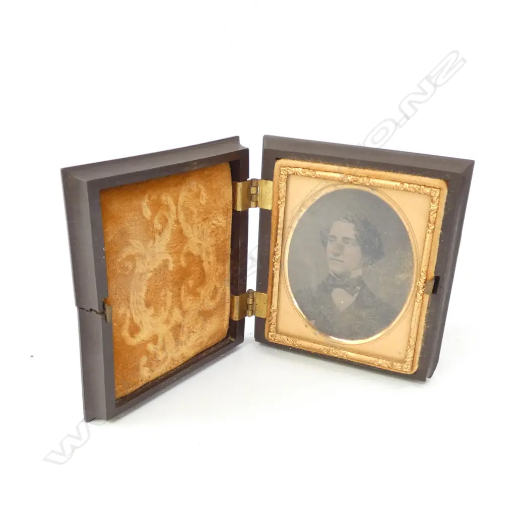 FRAMED DAGUERREOTYPE CASE A/F H 80MM Image 1++