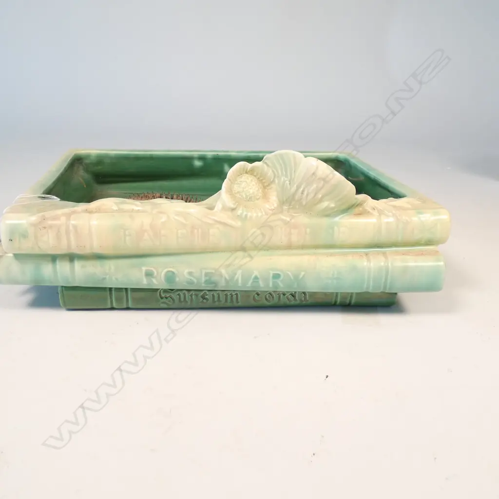 BESWICK IKEBANA BOWL IN THE FORM OF 3 GREEN BOOKS WITH FROG 170MM L Image 1++