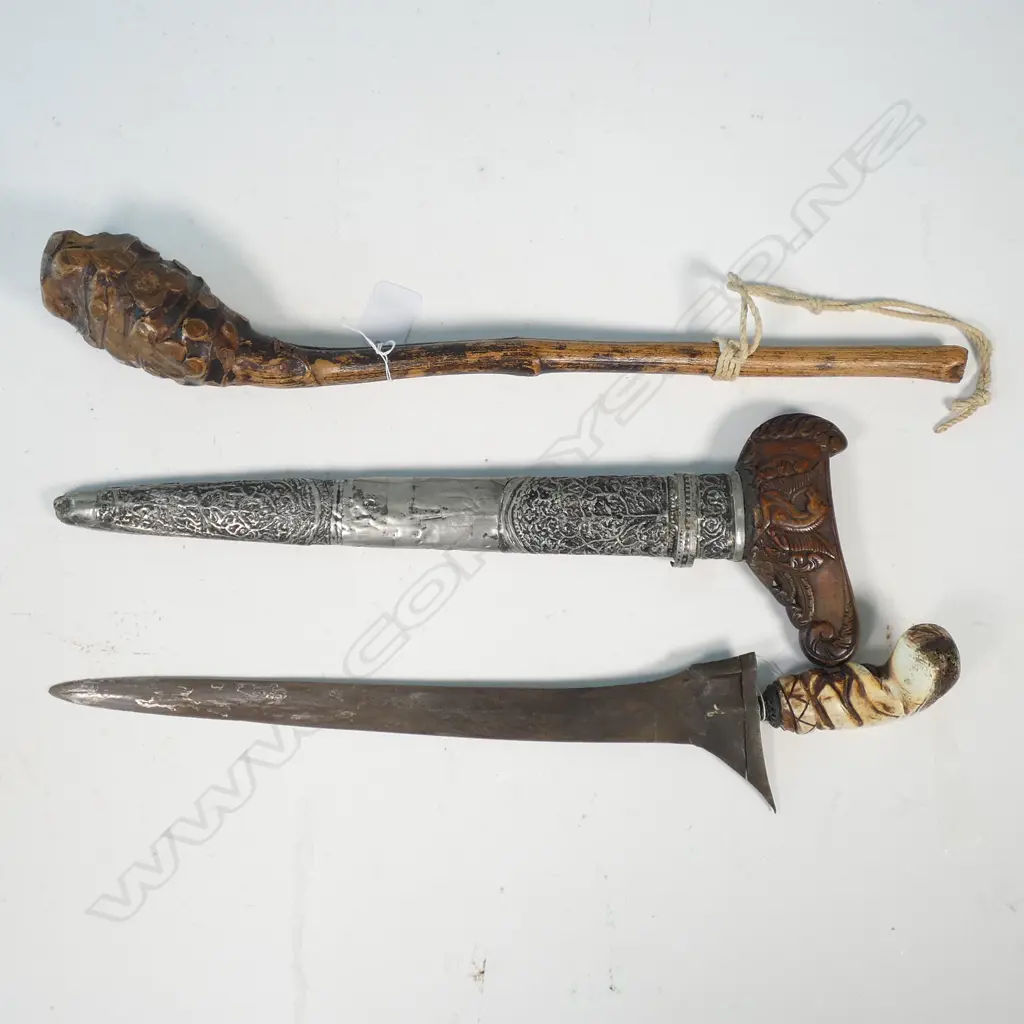KNOBKERRIE STICK (18232) AND KRIS KNIFE AND SCABBARD (18221) BOTH 460MM L Image 1++