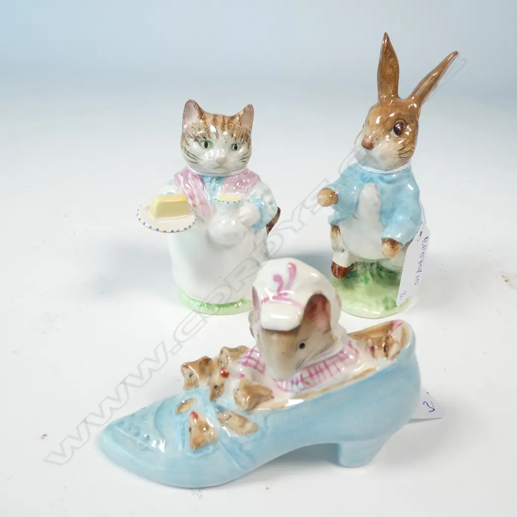 3 BESWICK BEATRIX POTTER FIGURINES; THE OLD WOMAN SHOE, RIBBY, PETER RABIT Image 1++