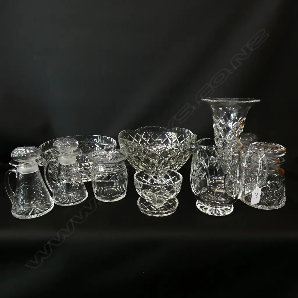 COLLECTION OF 10 CRYSTAL PCES Image 1++