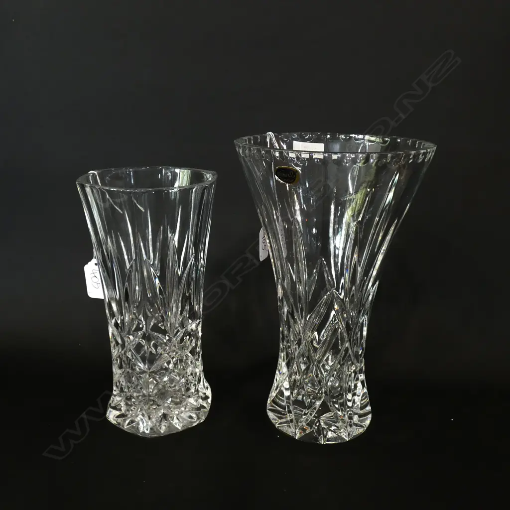 2 CRYSTAL VASES Image 1++
