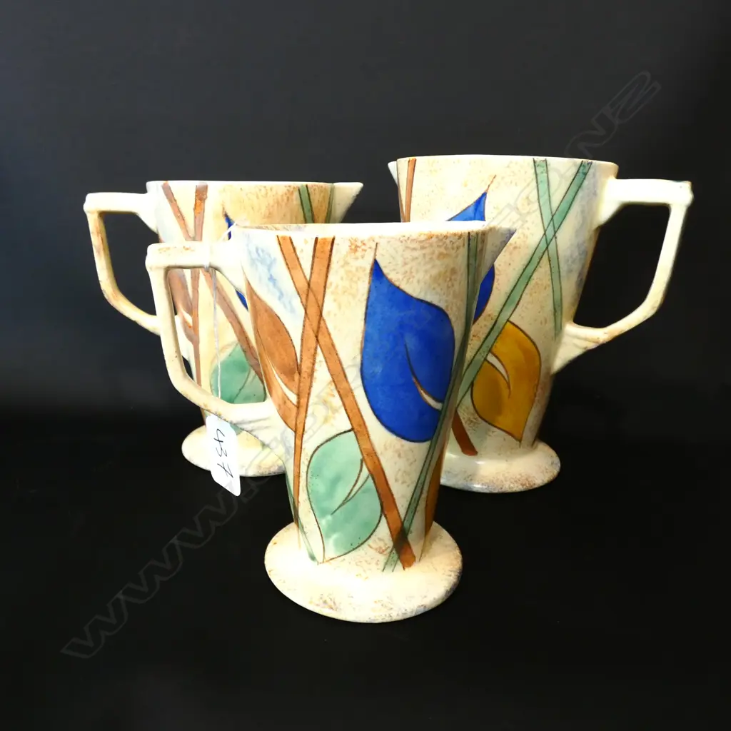 THREE KENSINGTON POTTERY JUGS, TALLEST H.180MM Image 1++