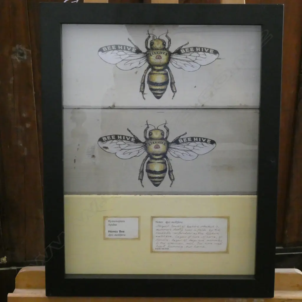 PHILIPPA BENTLEY 'TWO HONEY BEES' HAND PAINTED SILKSCREEN 360 X 455MM  Image 1++