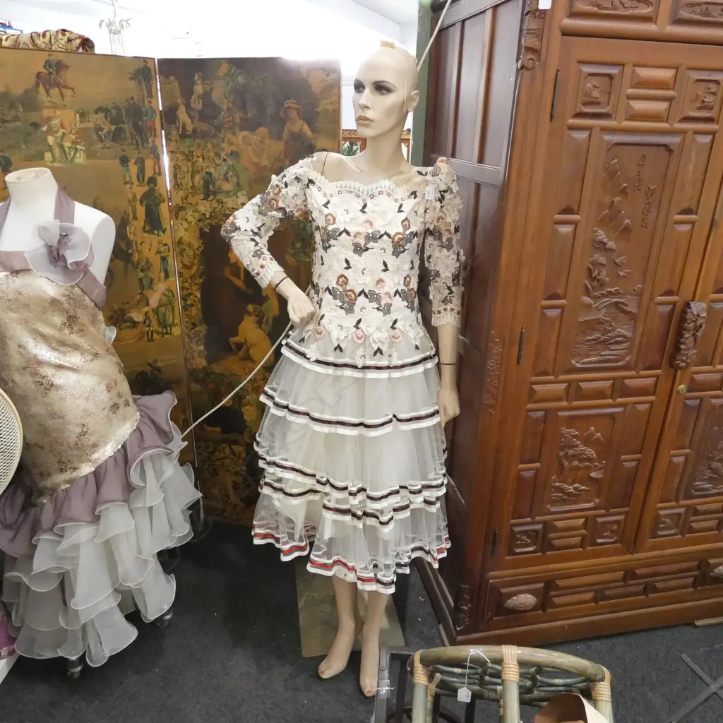 FEMALE MANNEQUIN H 1770 MM Image 1++
