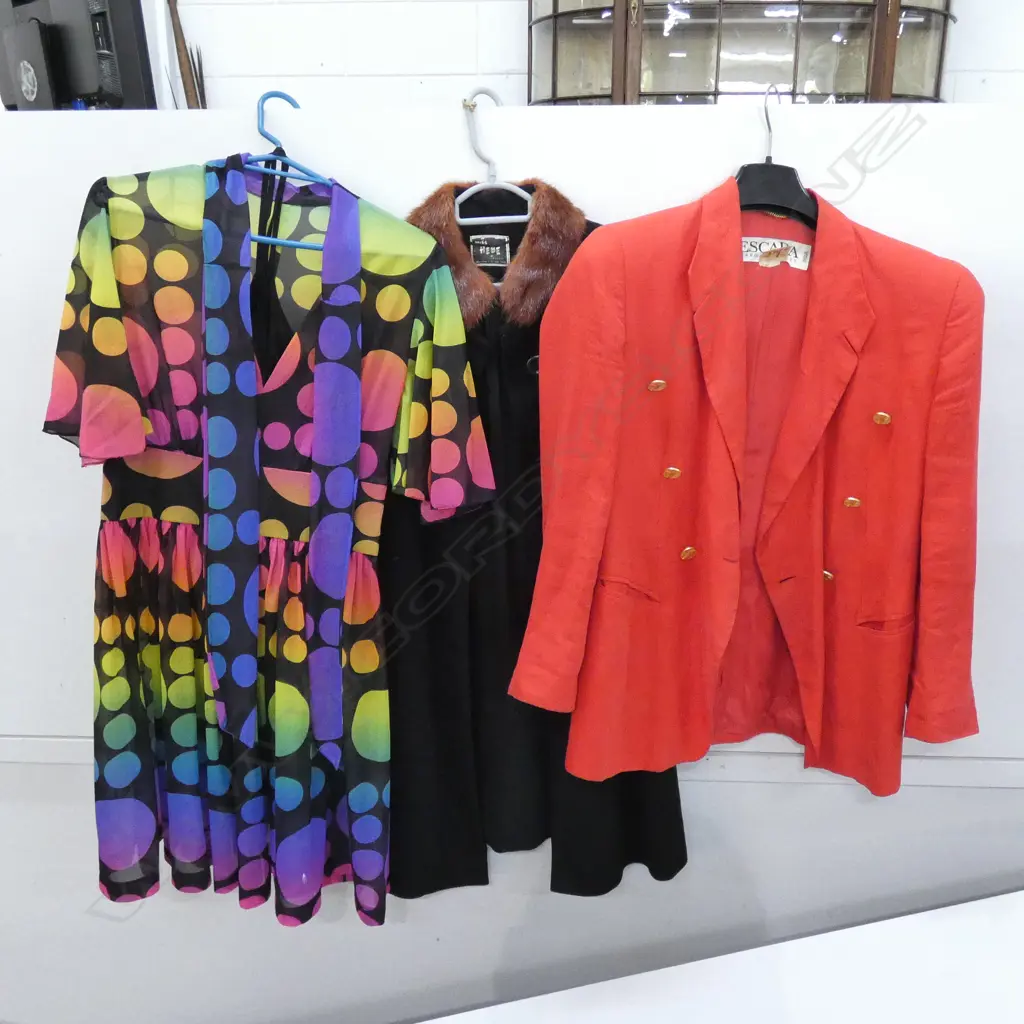 COLLECTION OF LADIES VINTAGE JACKETS, DRESES ETC Image 1++