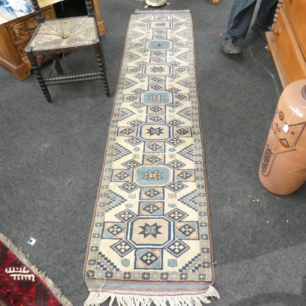 HAND KNOTTED PERSIAN RUNNER 2520 X 600 MM Image 1++