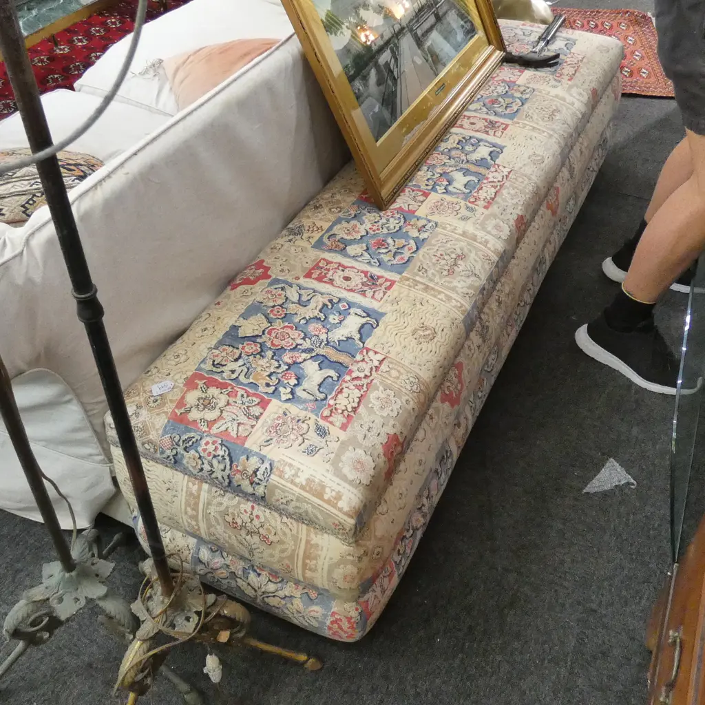 LONG UPHOLSTERED OTTOMAN / BLANKET BOX 1.9M L Image 1++
