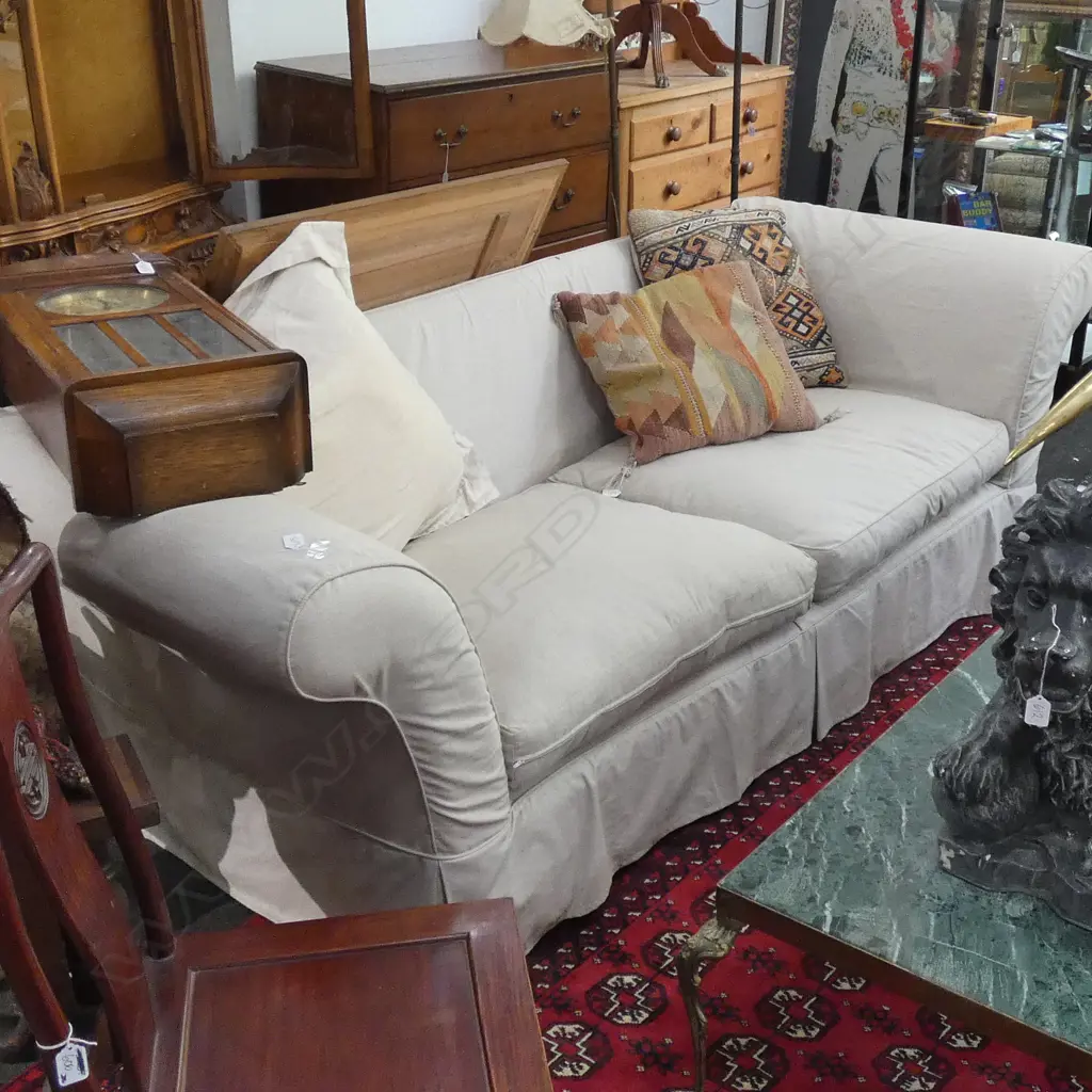 LINEN COUCH  Image 1++