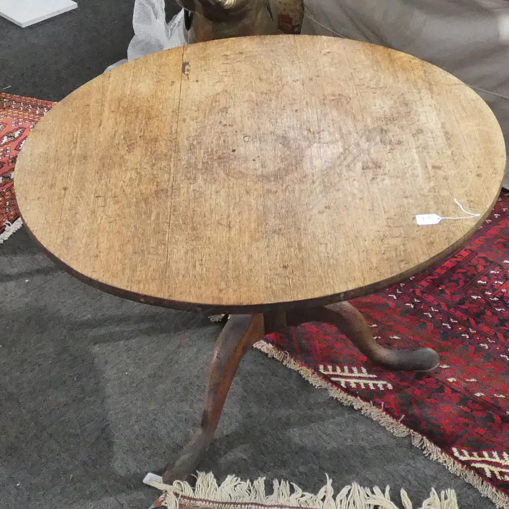 GEORGIAN OAK CIRCULAR TRIPOD TABLE, C. 1780, A.F. DIA. 830MM, H. 560MM Image 1++