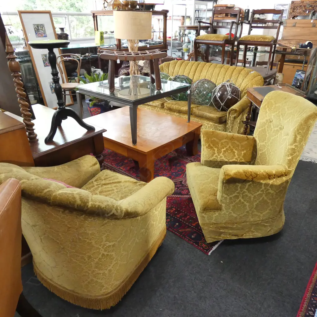 BUTTON BACK VELVET FRINGED COUCH + 3 CHAIRS Image 1++