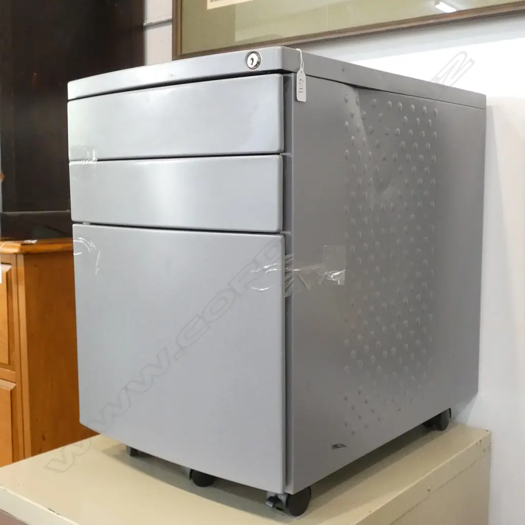 3 DRAWER FILING CABINET, H.500MM X W.380MM X D560MM  Image 1++