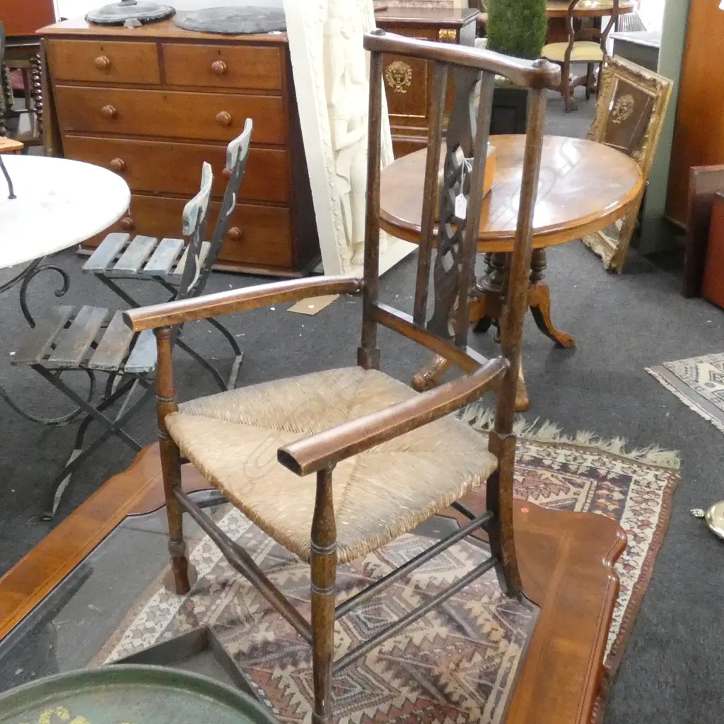 OAK AND RUSH CHAIR Image 1++