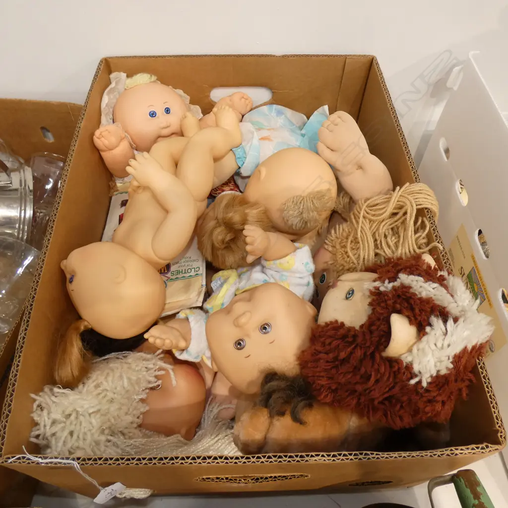 LOT ASST CABBAGE PATCH DOLLS Image 1++