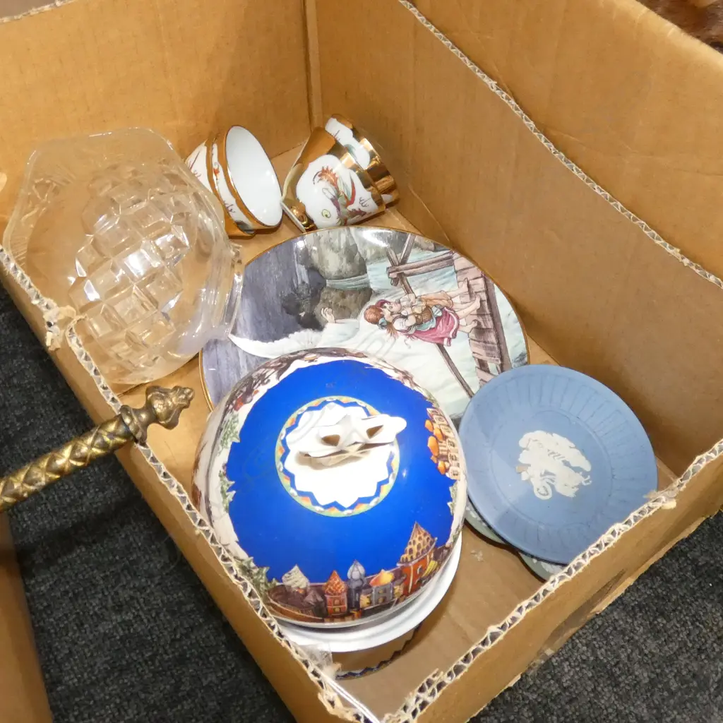 ASSORTED CRYSTAL & CHINA INCL WEDGEWOOD Image 1++