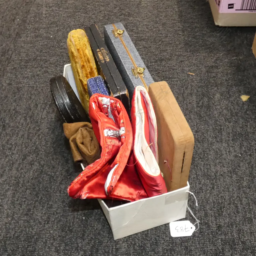 BOX LOT JEWELRY CASES  Image 1++
