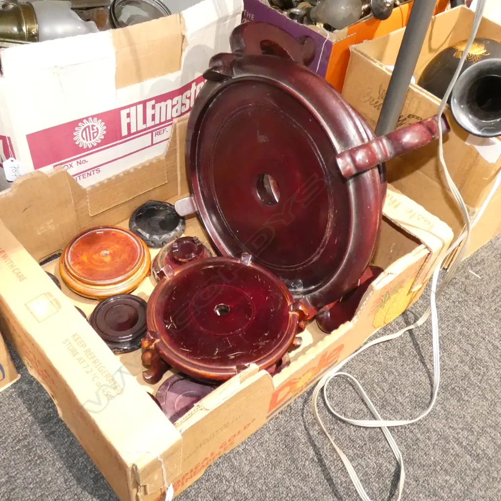 BOX LOT CIRCULAR ORIENTAL WOODEN STANDS Image 1++