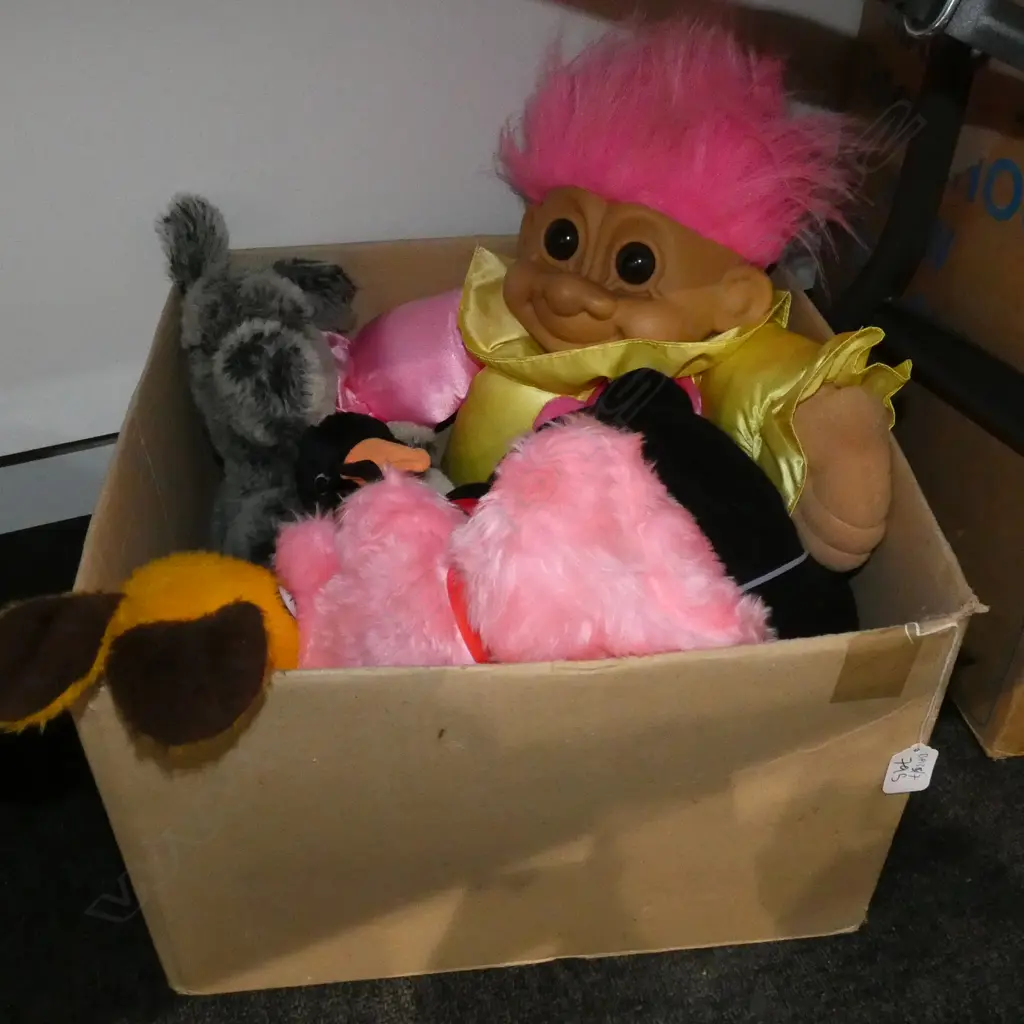 LOT ASST SOFT TOYS /TROLL ETC Image 1++