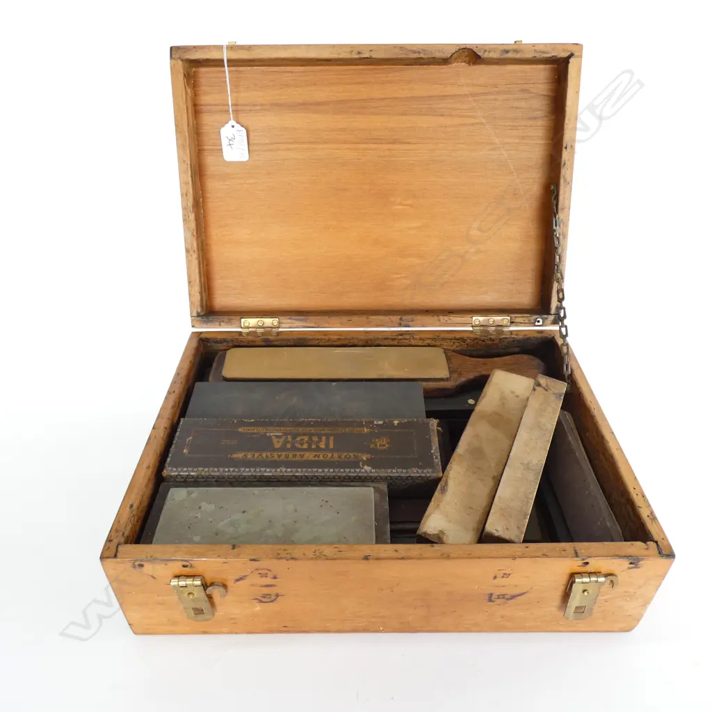 CARPENTERS TOOL BOX CONTAINING COLLECTION OF OILSTONES L. 365MM  Image 1++