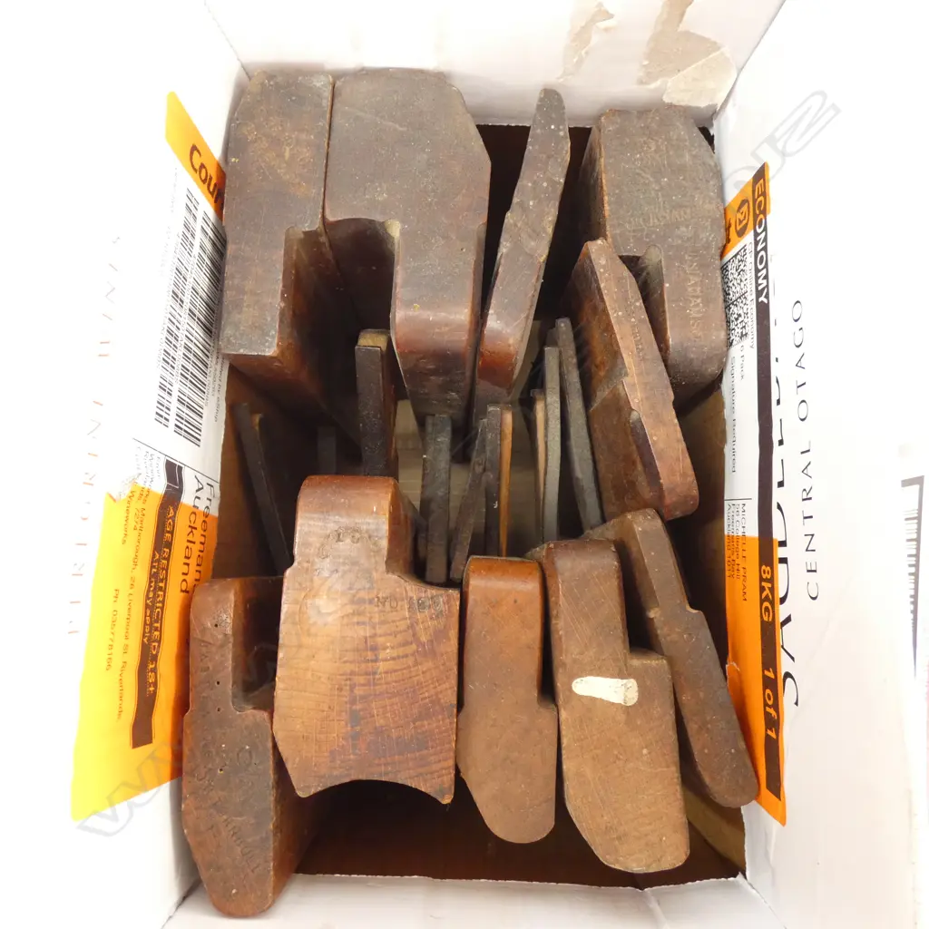 BOX LOT ASST. WOODEN PLANES  Image 1++