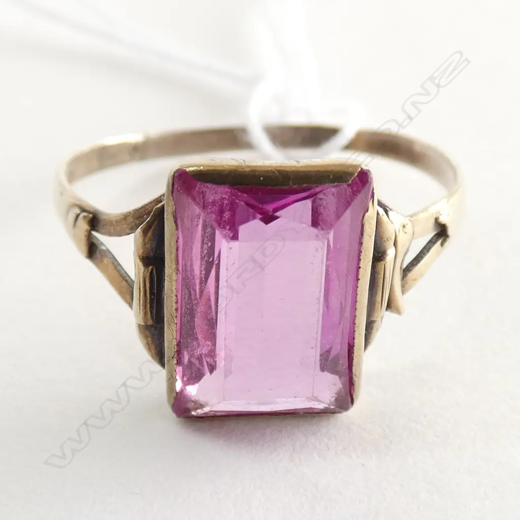 9CT ROSE GOLD RING WITH PINK STONE Image 1++