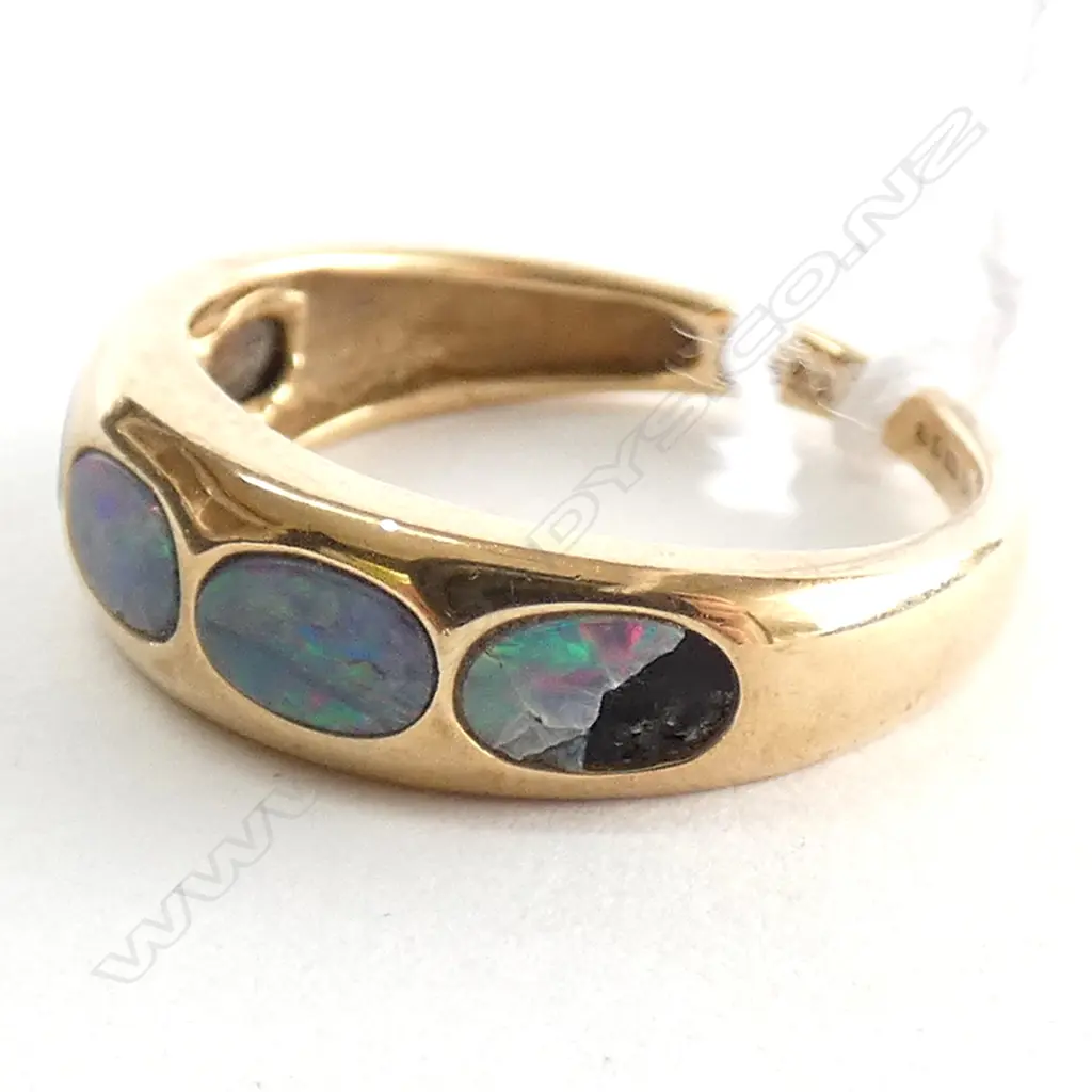 9CT & 5 OPAL RING A.F. 2 DOUBLETS FAULTED 2.13GM Image 1++