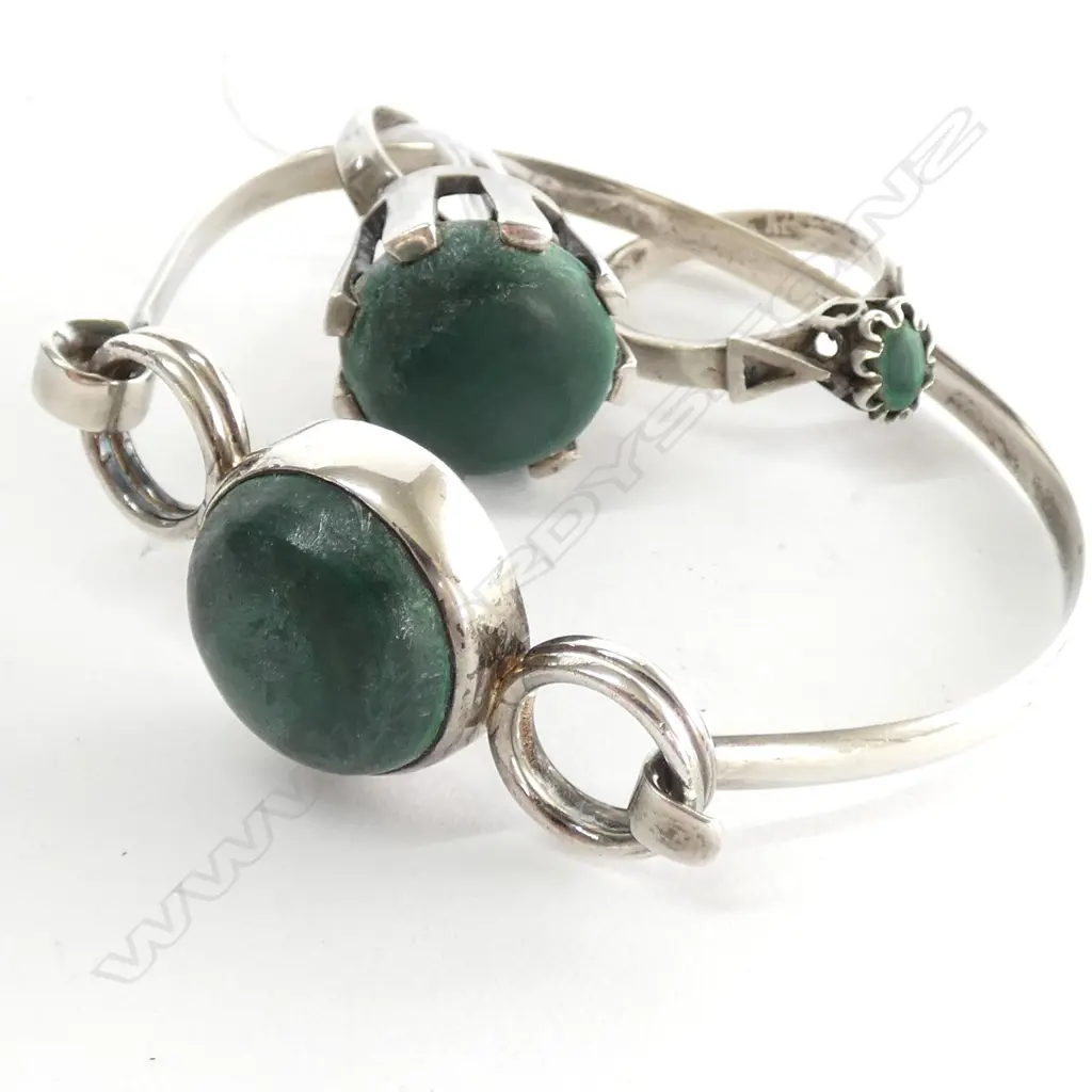 2 SILVER MALACHITE RINGS & BRACELET Image 1++