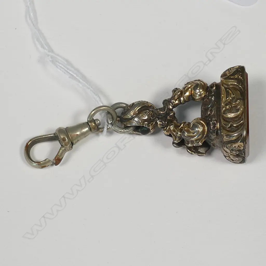 19THC GOLD PLATED SEAL FOB Image 1++