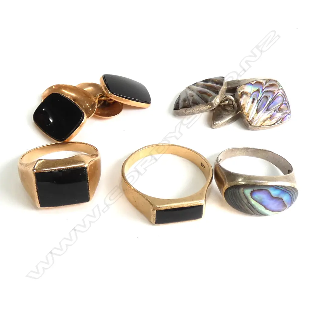 3 MENS RINGS - 2 9CT GOLD, 1  & PR S/S & PAUA CUFFLINKS Image 1++